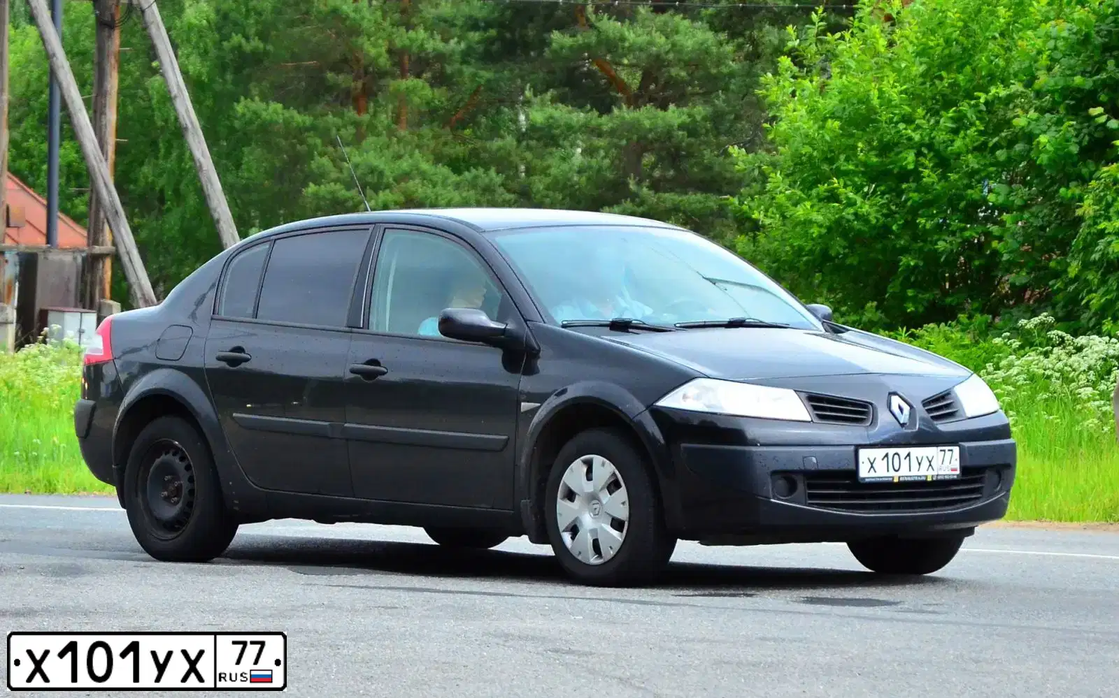 Фото автомобиля RENAULT MEGANE, 2008 — госномер В132РМ750. Цвет: ЧЕРНЫЙ