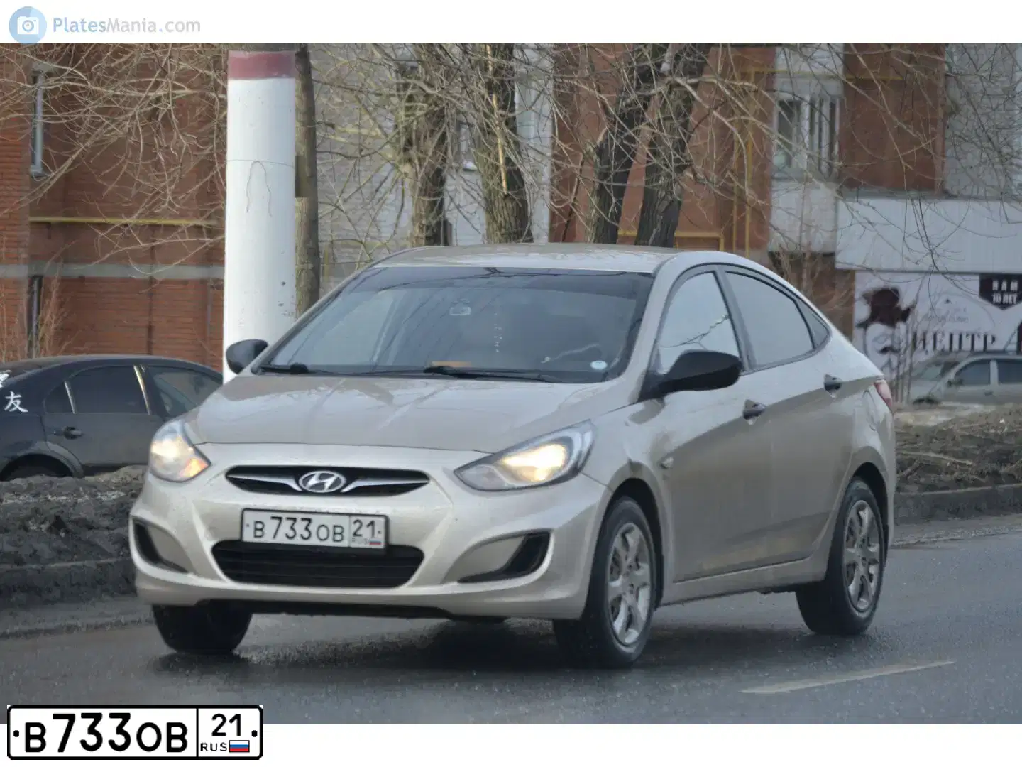 Фото автомобиля HYUNDAI SOLARIS, 2011 — госномер Е037АК716. Цвет: ЖЕЛТЫЙ