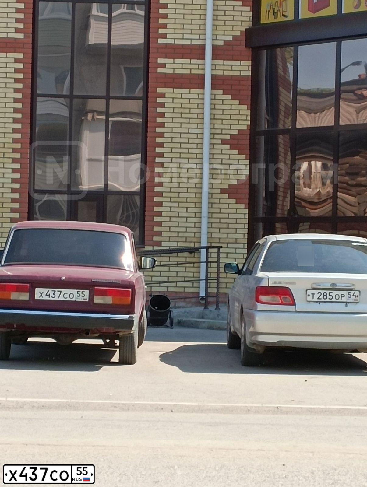 Фото автомобиля LADA 2107 LADA, 2002 — госномер Х437СО55. Цвет: ТЕМНО-БОРДОВЫЙ