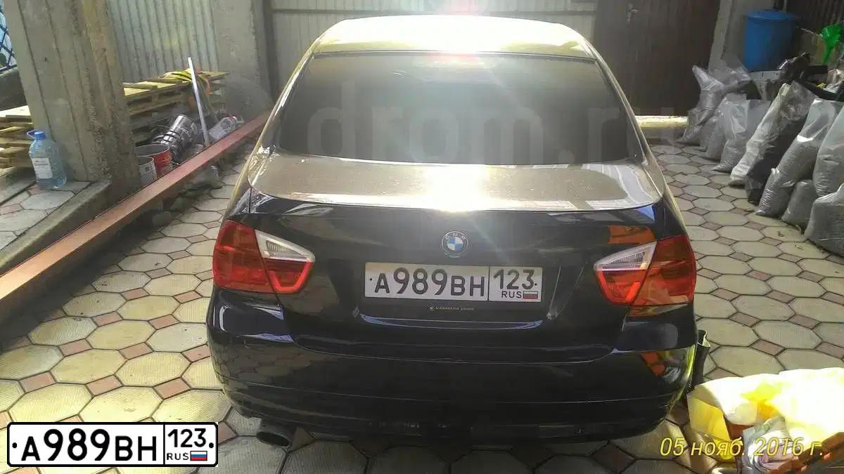 Фото автомобиля БМВ 318D, 2008 — госномер К232ХС123. Цвет: ТЕМНО-СИНИЙ