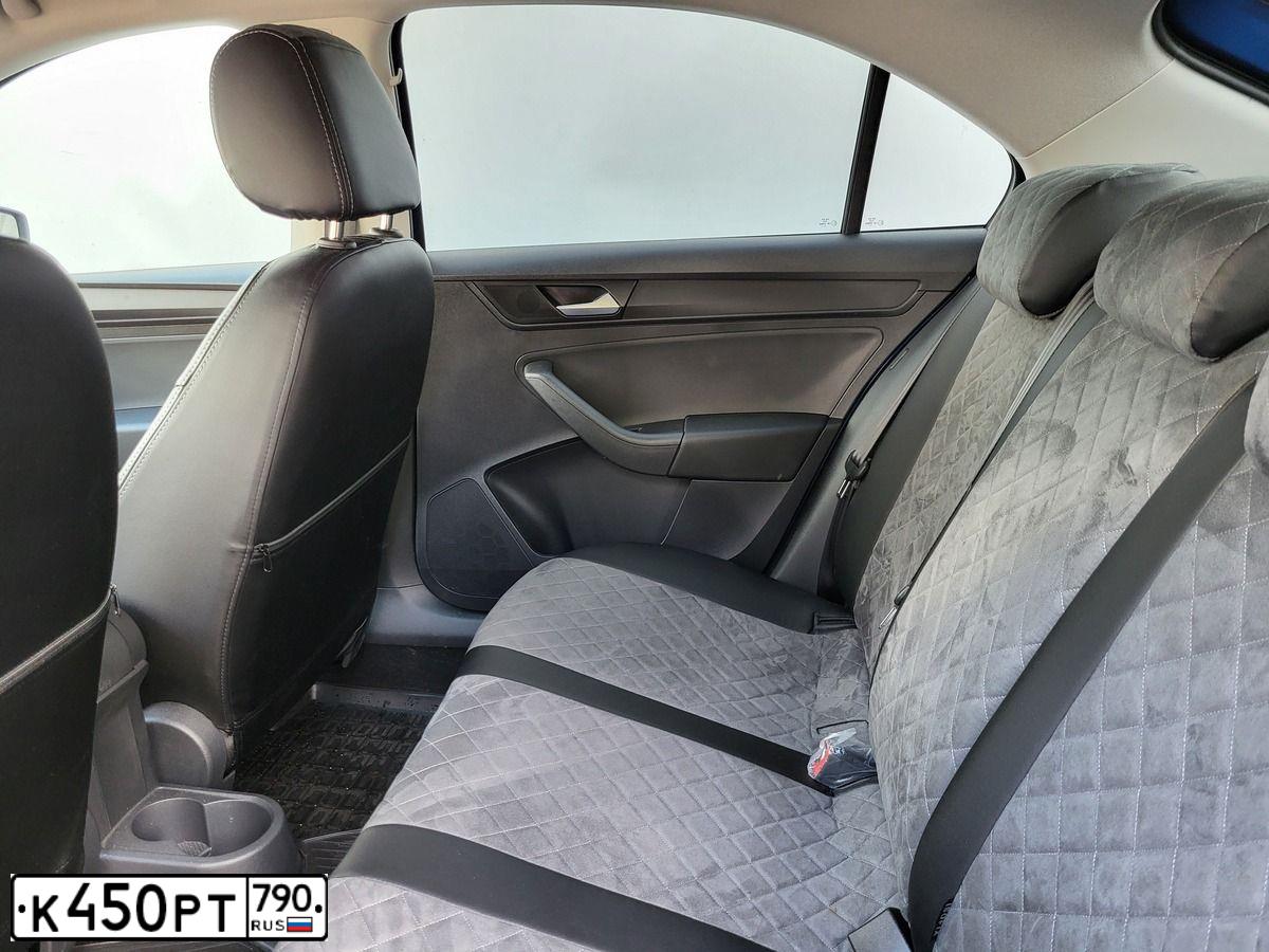 Фото автомобиля VOLKSWAGEN POLO, 2021 — госномер Н696АУ550. Цвет: синий