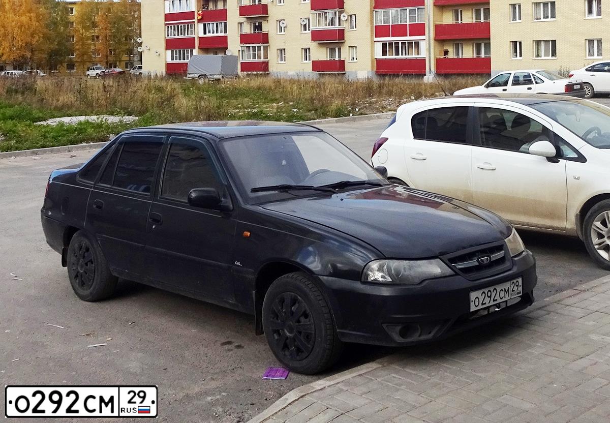 Фото автомобиля DAEWOO NEXIA, 2011 — госномер О292СМ29. Цвет: Бледно-Черный