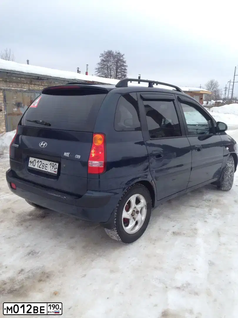 Фото автомобиля HYUNDAI MATRIX, 2001 — госномер М012ВЕ190. Цвет: синий
