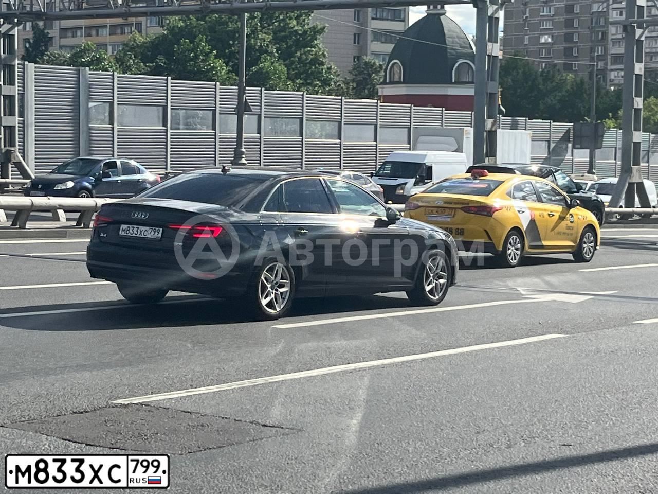 Фото автомобиля AUDI A4, 2018 — госномер М833ХС799. Цвет: ЧЕРНЫЙ