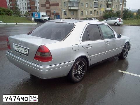 Фото автомобиля VOLKSWAGEN GOLF, 2006 — госномер У474МО174. Цвет: СИНИЙ