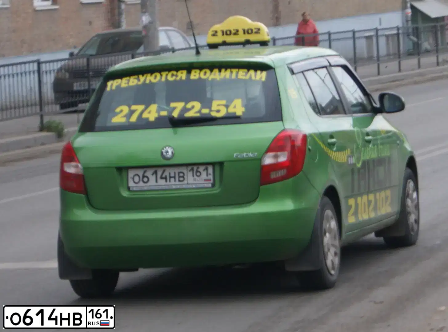Фото автомобиля SKODA FABIA, 2011 — госномер К827РМ82. Цвет: ЗЕЛЕНЫЙ