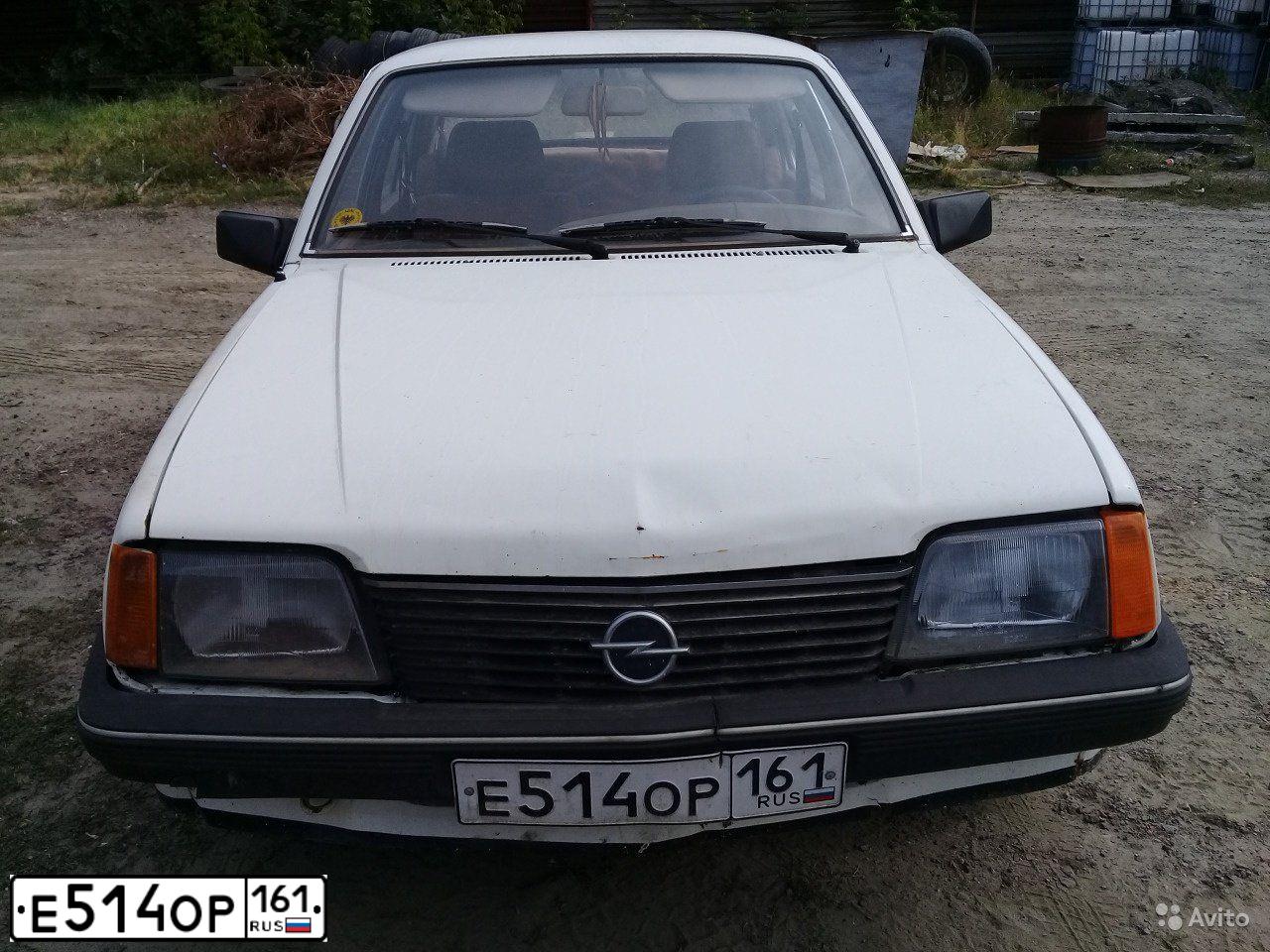 Фото автомобиля OPEL ASCONA, 1982 — госномер Е514ОР161. Цвет: Белый