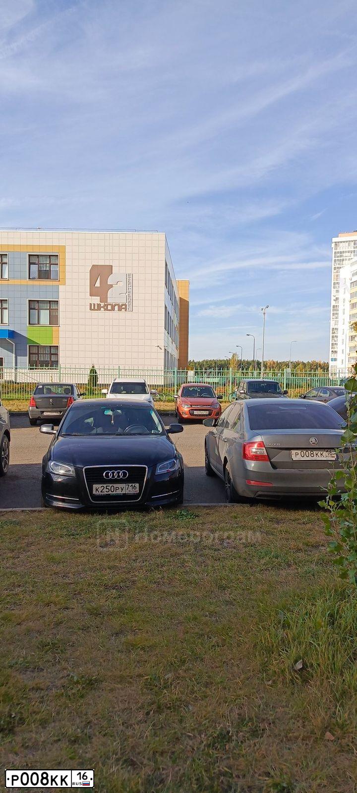 Фото автомобиля SKODA OCTAVIA, 2016 — госномер У676СТ716. Цвет: ТЕМНО-СЕРЫЙ