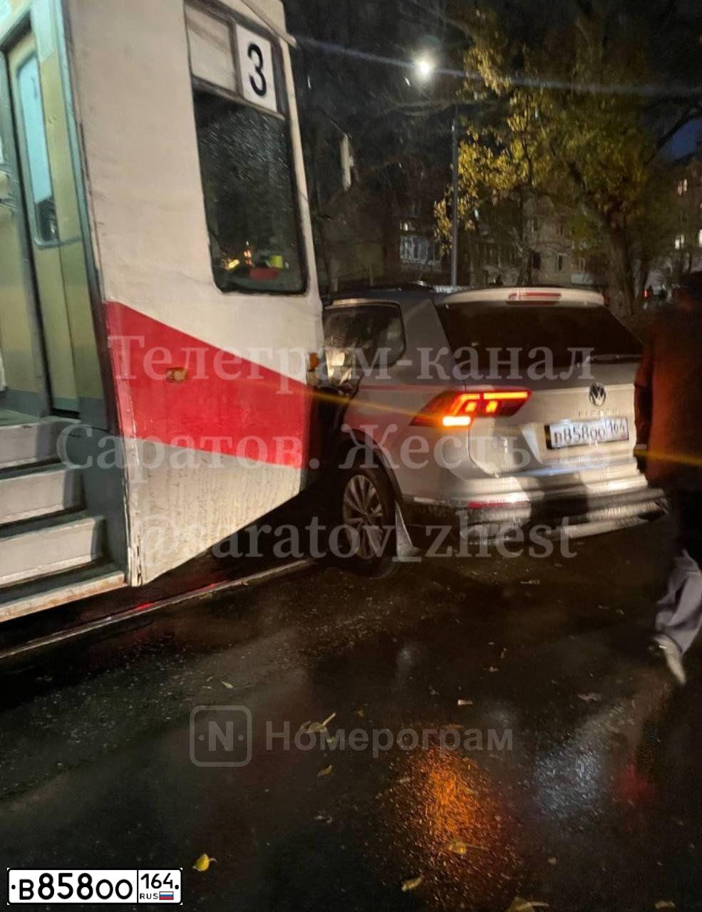 Фото автомобиля HYUNDAI CRETA, 2017 — госномер А848СО164. Цвет: Оранжевый