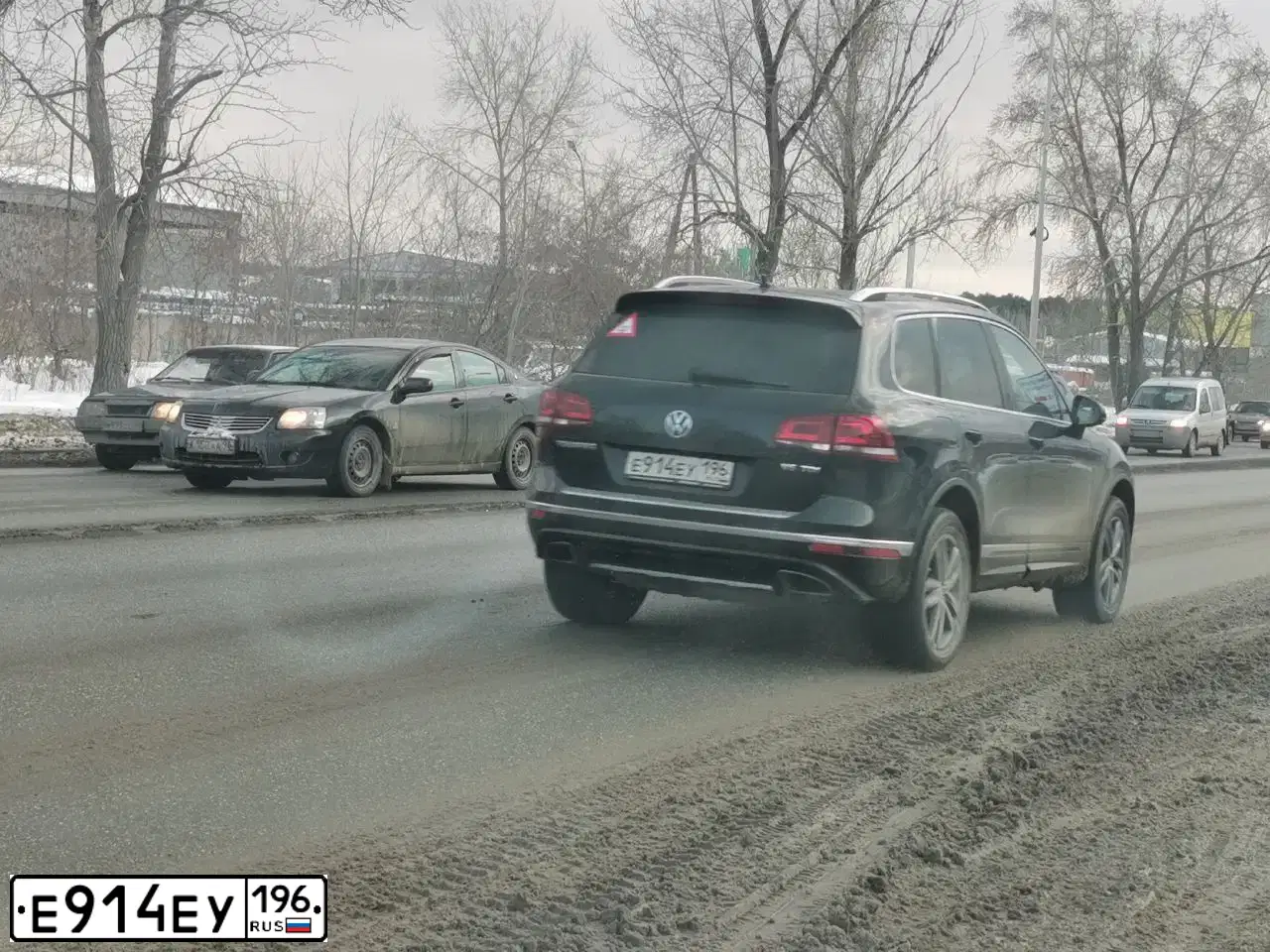 Фото автомобиля VOLKSWAGEN TOUAREG, 2016 — госномер К609ЕХ186. Цвет: ЧЕРНЫЙ