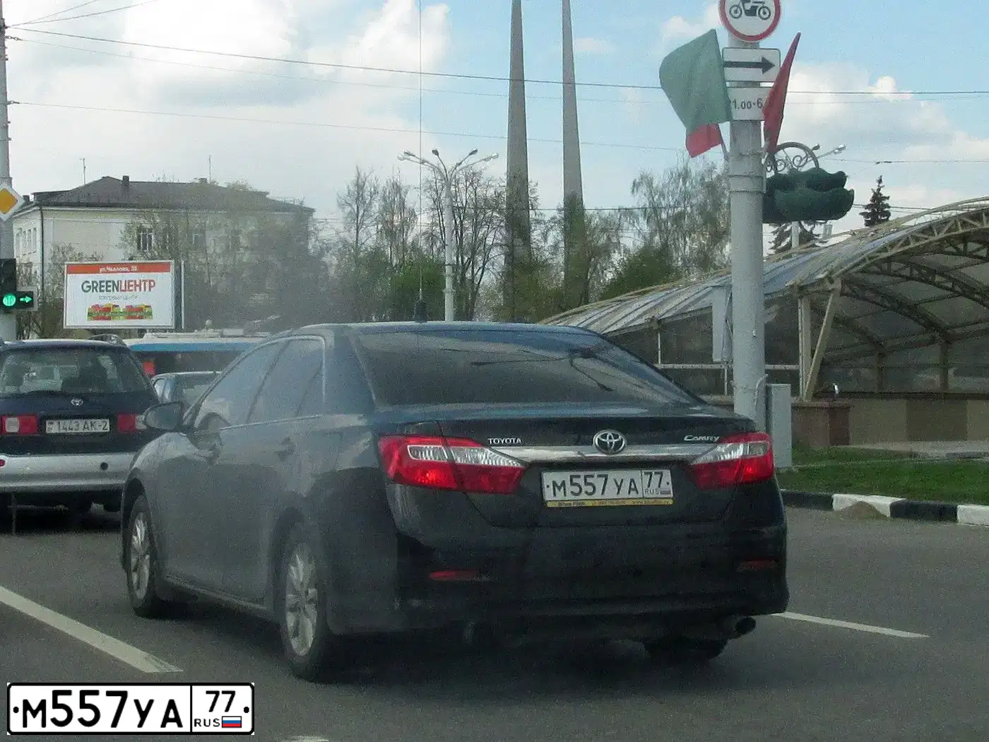 Фото автомобиля TOYOTA CAMRY, 2012 — госномер М557УА77. Цвет: ЧЕРНЫЙ