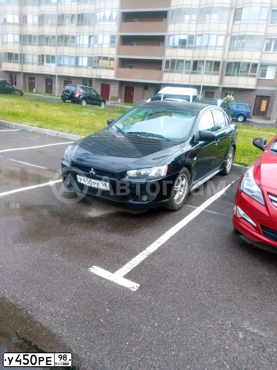 Фото автомобиля MITSUBISHI LANCER, 2008 — госномер У450РЕ98. Цвет: ЧЕРНЫЙ