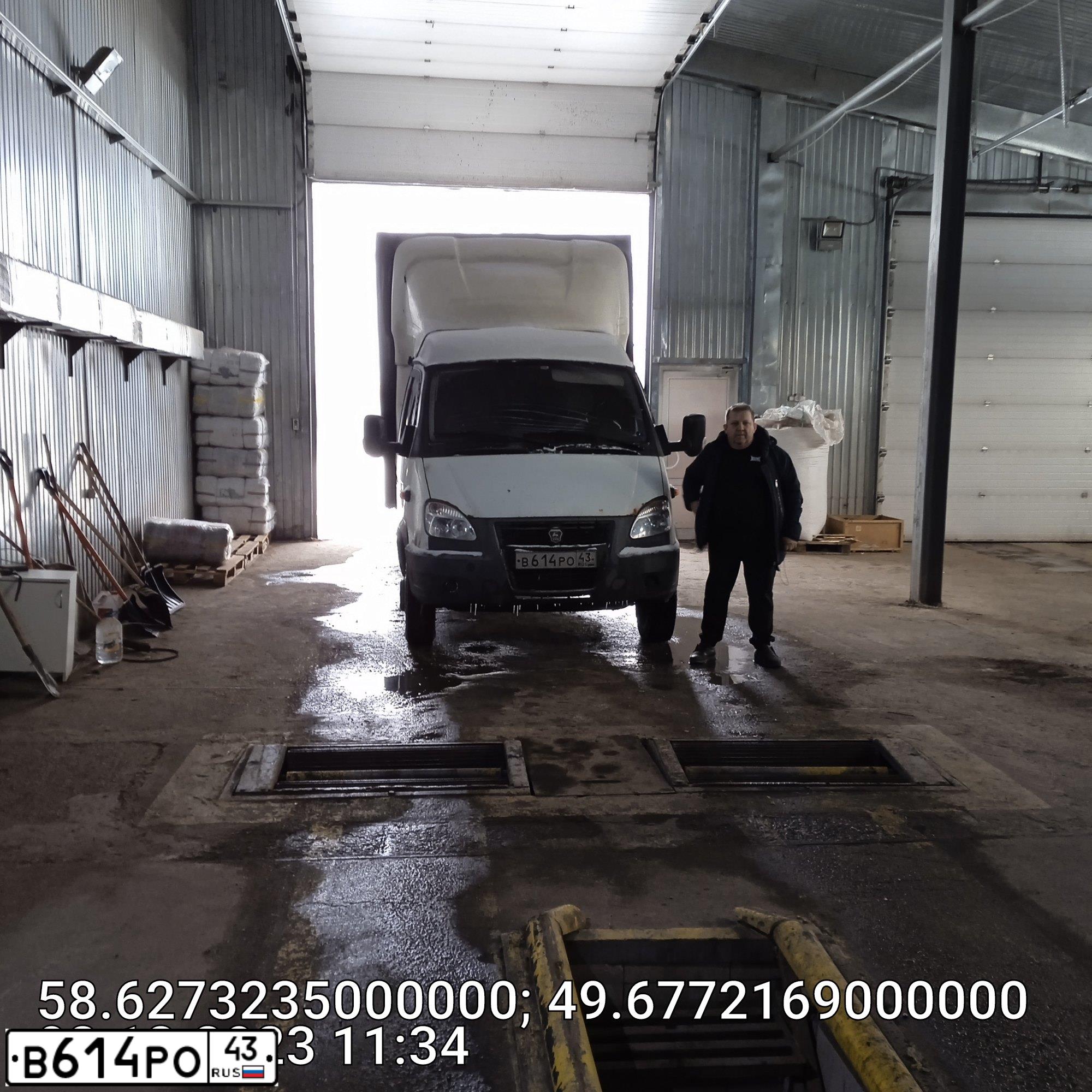 Фото автомобиля GAZ 3302 GAZEL, 2011 — госномер В614РО43. Цвет: Белый