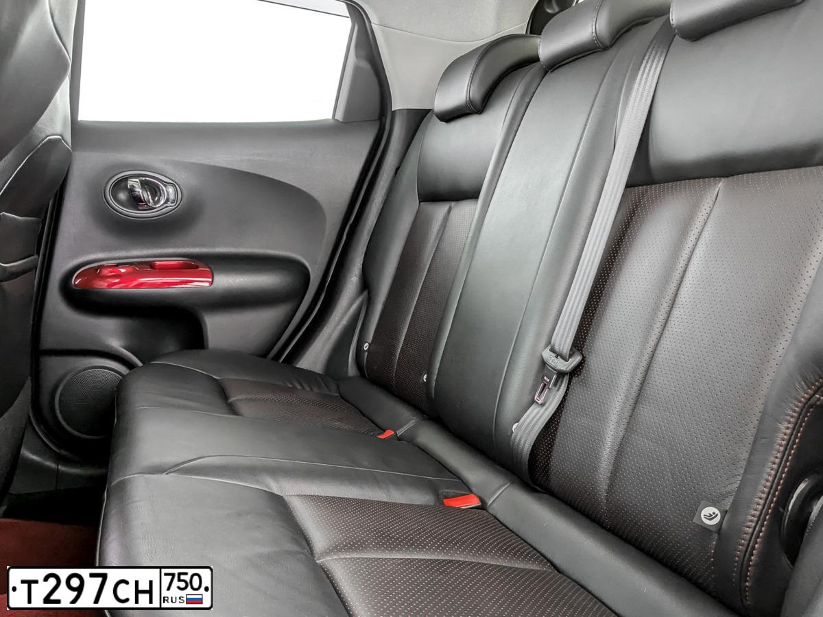 Фото автомобиля NISSAN JUKE, 2013 — госномер Т297СН750. Цвет: Белый