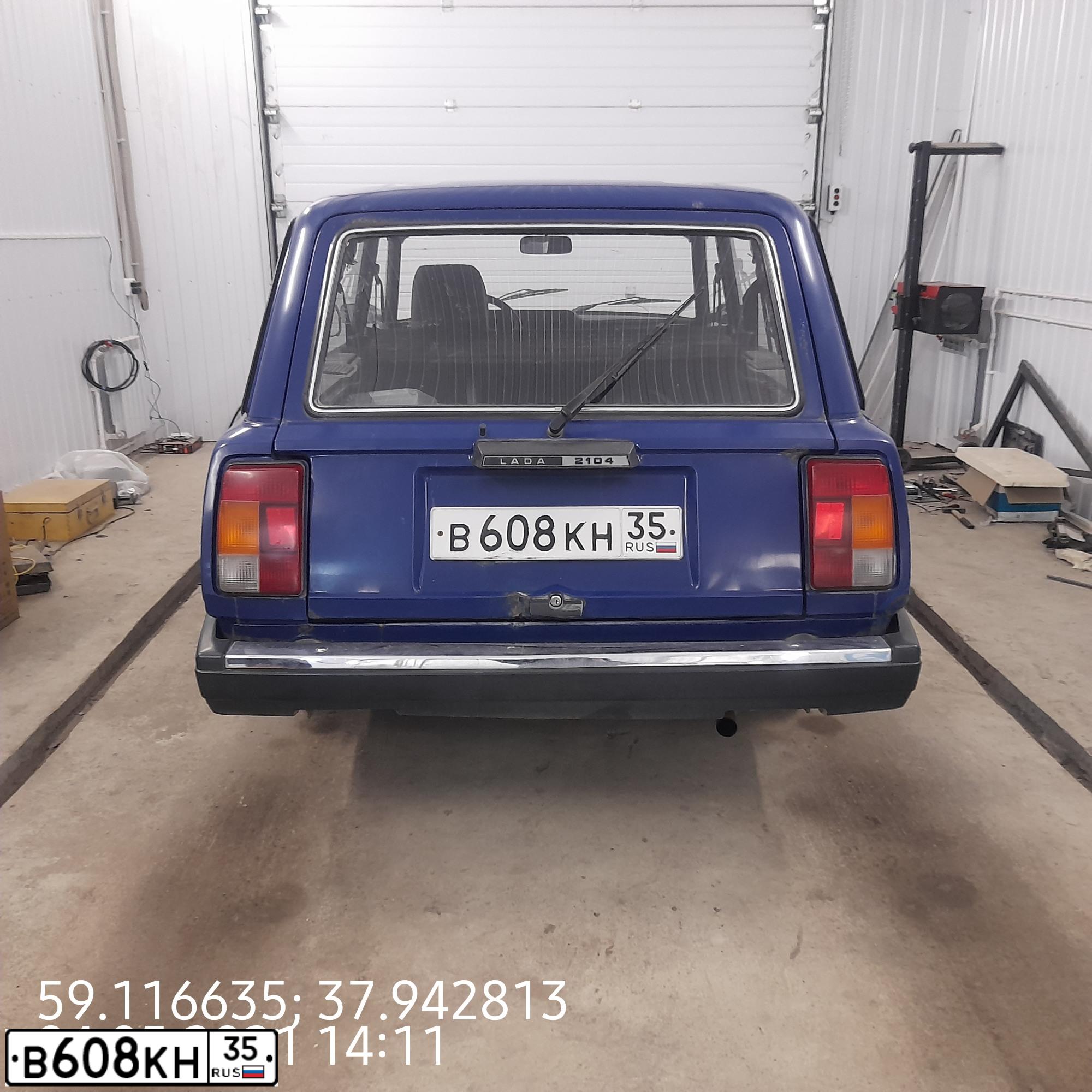 Фото автомобиля LADA 2104, 2010 — госномер В608КН35. Цвет: Калипсо (синий)