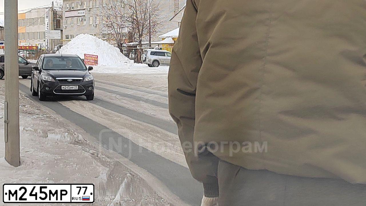 Фото автомобиля MERCEDES E-KLASSE, 2004 — госномер М245МР77. Цвет: ЧЕРНЫЙ