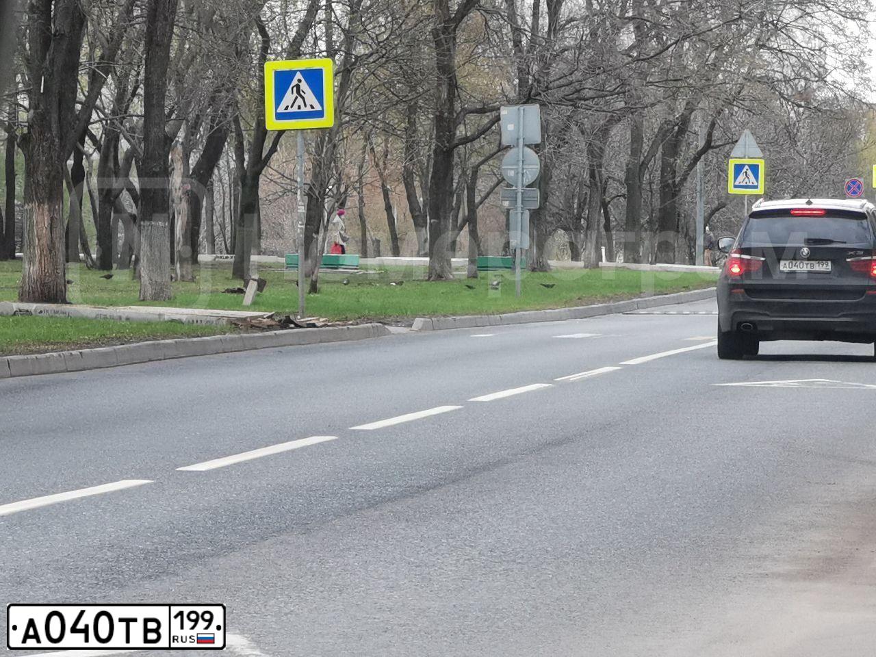 Фото автомобиля BMW X3, 2012 — госномер Р930СУ799. Цвет: Белый