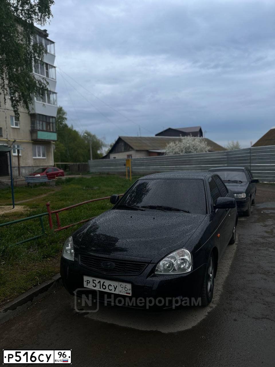Фото автомобиля LADA PRIORA, 2010 — госномер Т966ОМ196. Цвет: Сине-Черный
