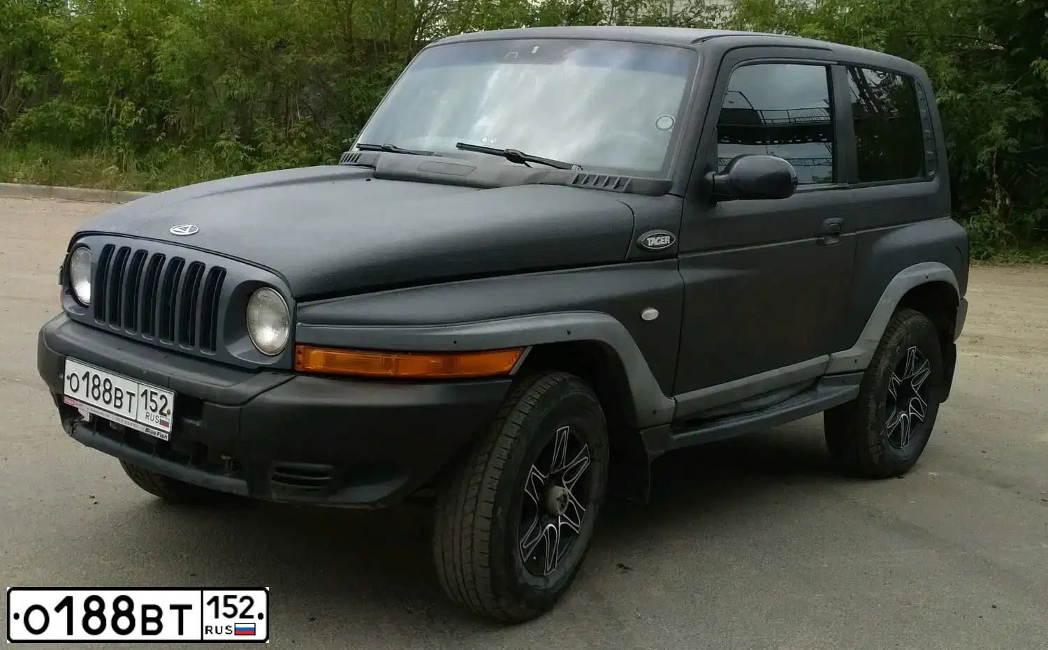 Фото автомобиля TAGAZ TAGER, 2008 — госномер А818ХО43. Цвет: ЧЕРНЫЙ