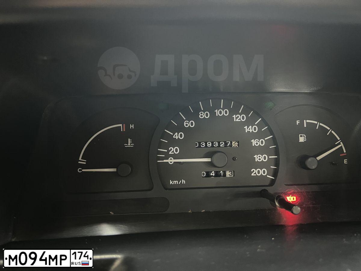 Фото автомобиля DAEWOO NEXIA, 2005 — госномер М094МР174. Цвет: ЖЕЛТЫЙ