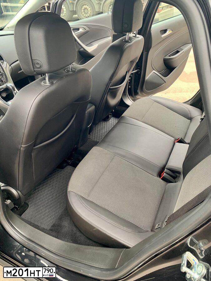 Фото автомобиля OPEL ASTRA, 2013 — госномер М201НТ790. Цвет: ЧЕРНЫЙ
