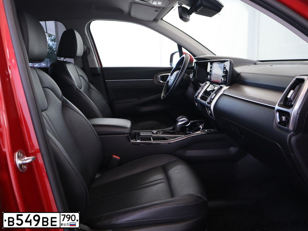Фото автомобиля KIA SORENTO, 2020 — госномер Х540ОО799. Цвет: Красный