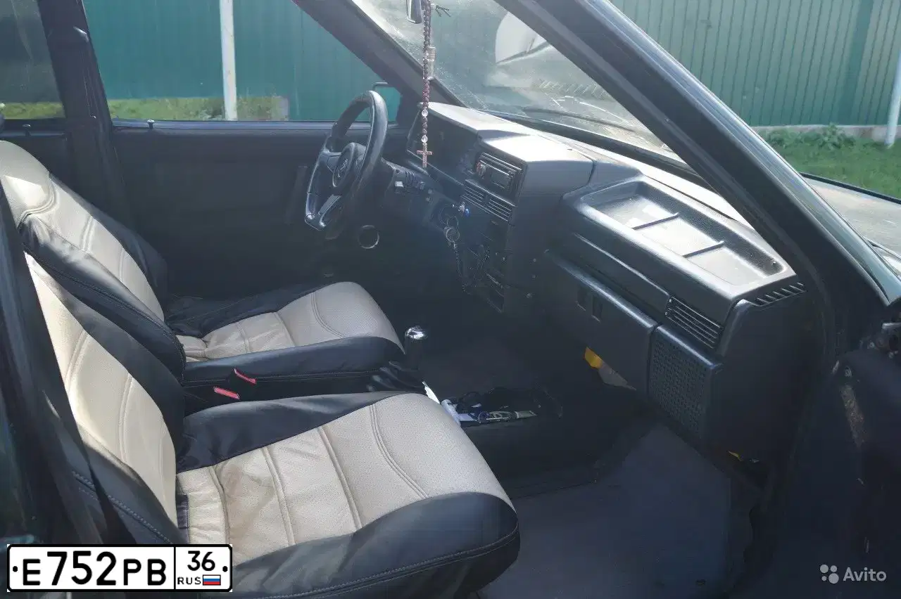 Фото автомобиля LADA 2109 SAMARA, 2000 — госномер А584НУ99. Цвет: ТЕМНО-ВИШНЕВЫЙ
