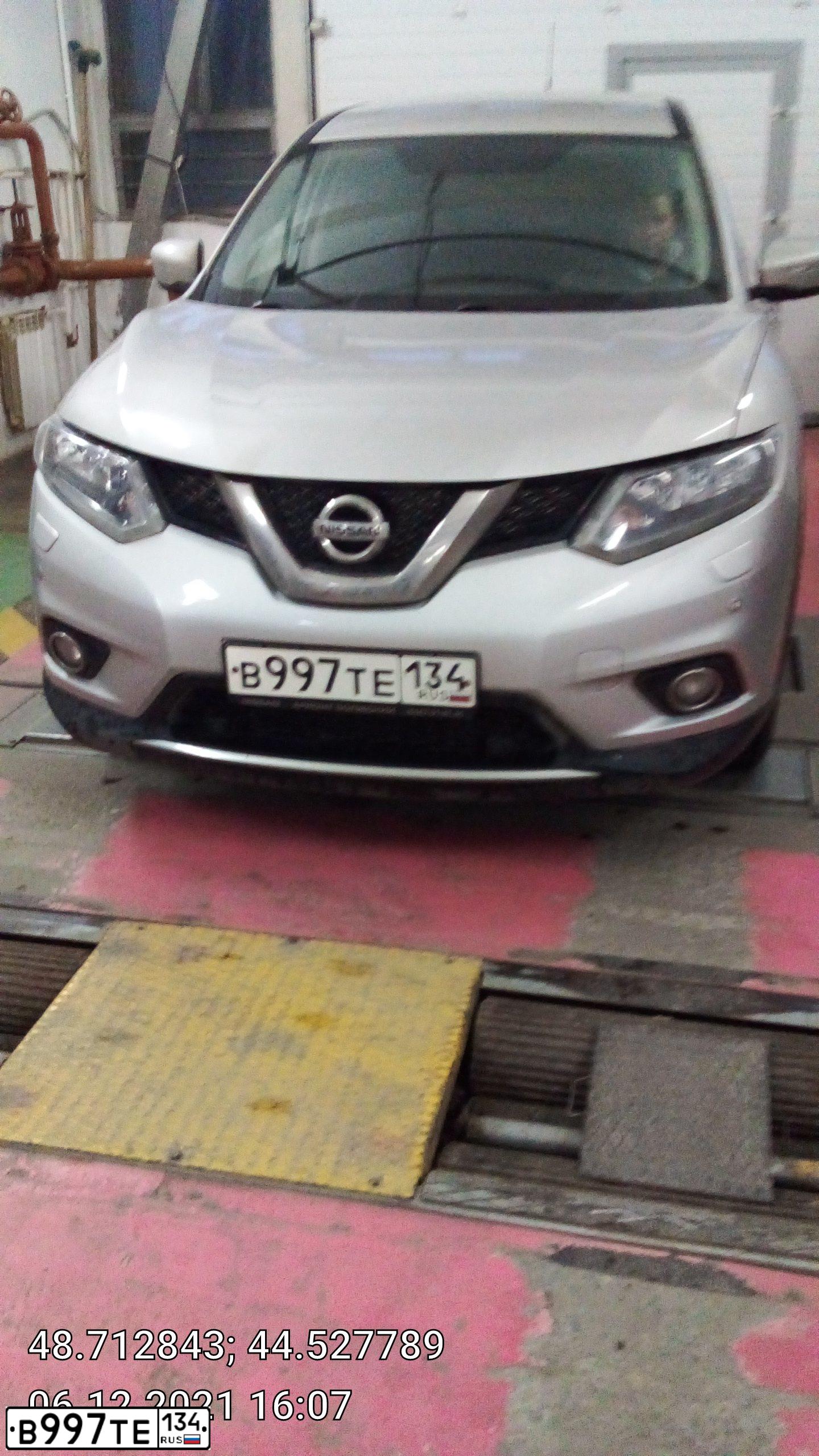 Фото автомобиля NISSAN X-TRAIL, 2016 — госномер М248ОЕ82