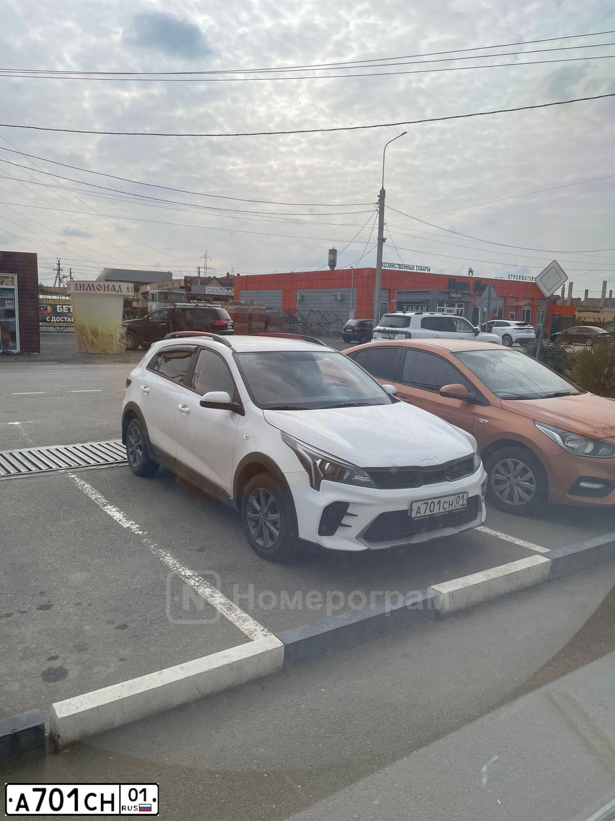 Фото автомобиля PEUGEOT 308, 2012 — госномер А701СН01. Цвет: Белый