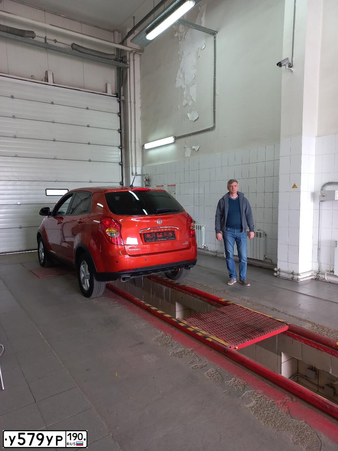 Фото автомобиля SSANGYONG ACTYON, 2012 — госномер У853АВ152. Цвет: Оранжевый