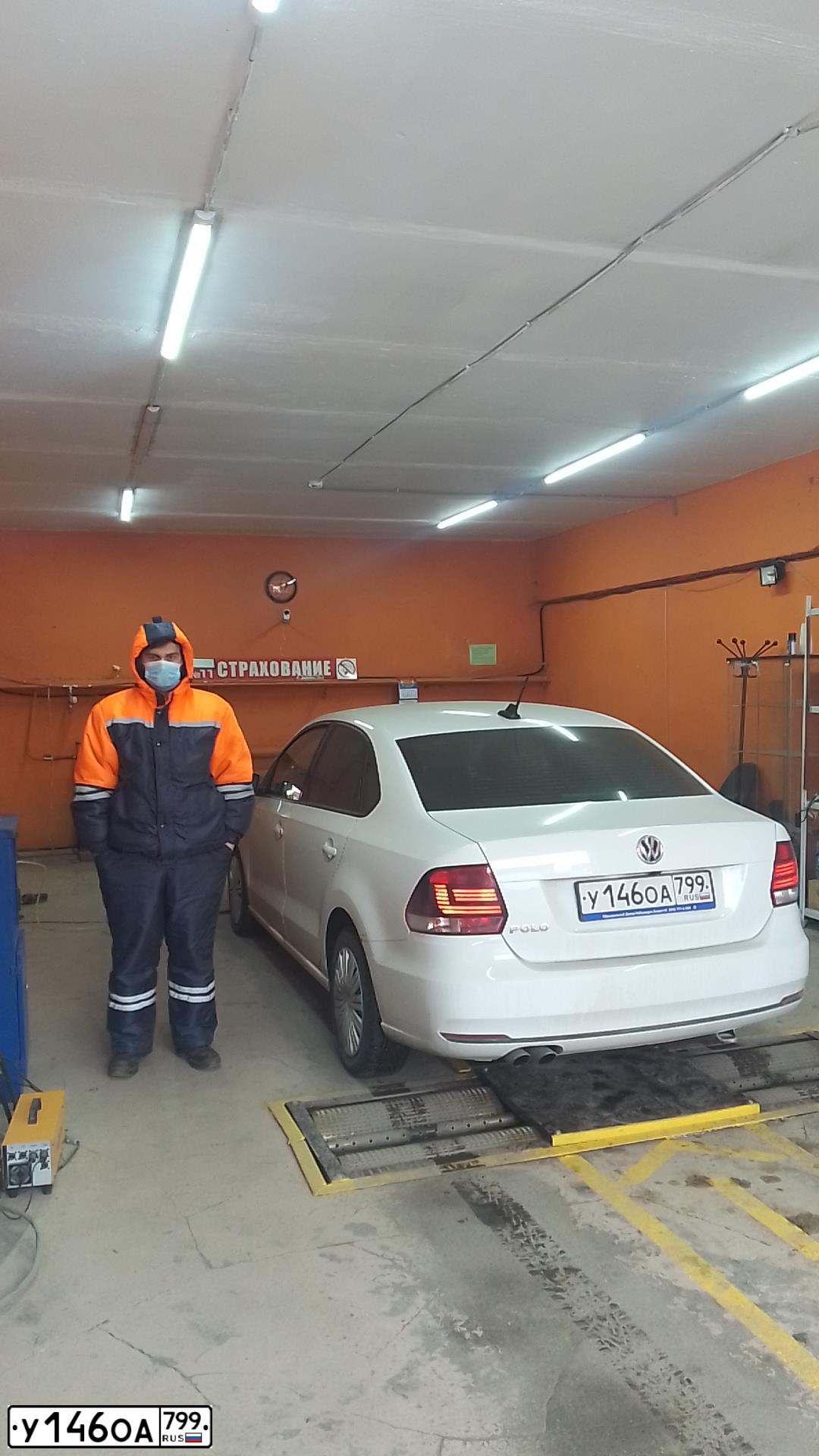 Фото автомобиля VOLKSWAGEN POLO, 2018 — госномер У146ОА799. Цвет: Белый