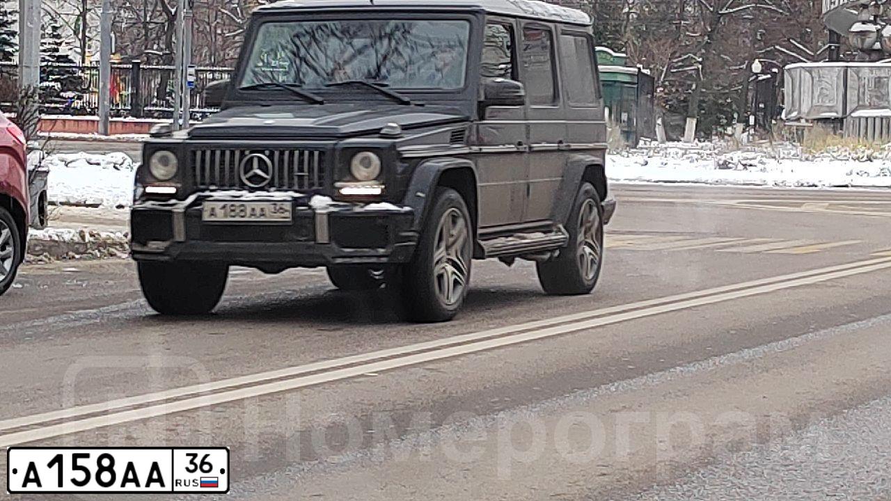 Фото автомобиля MERCEDES E-KLASSE, 1994 — госномер Т111ЕА36. Цвет: ЧЕРНЫЙ