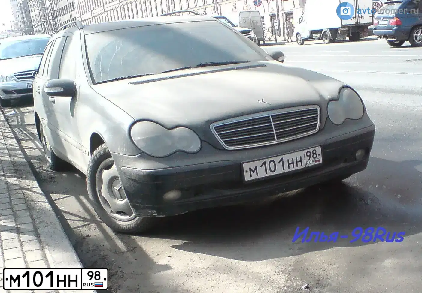 Фото автомобиля MERCEDES C-KLASSE, 2001 — госномер М101НН98. Цвет: ТЕМНО-СИНИЙ
