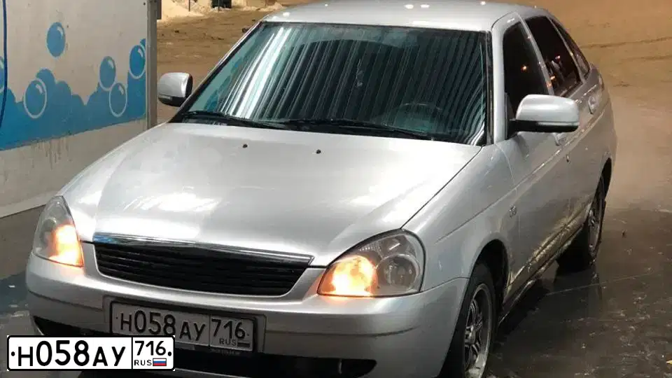 Фото автомобиля LADA 2172 PRIORA, 2010 — госномер Н058АУ716. Цвет: СВЕТЛО-СЕРЕБРИСТЫЙ МЕТАЛЛ