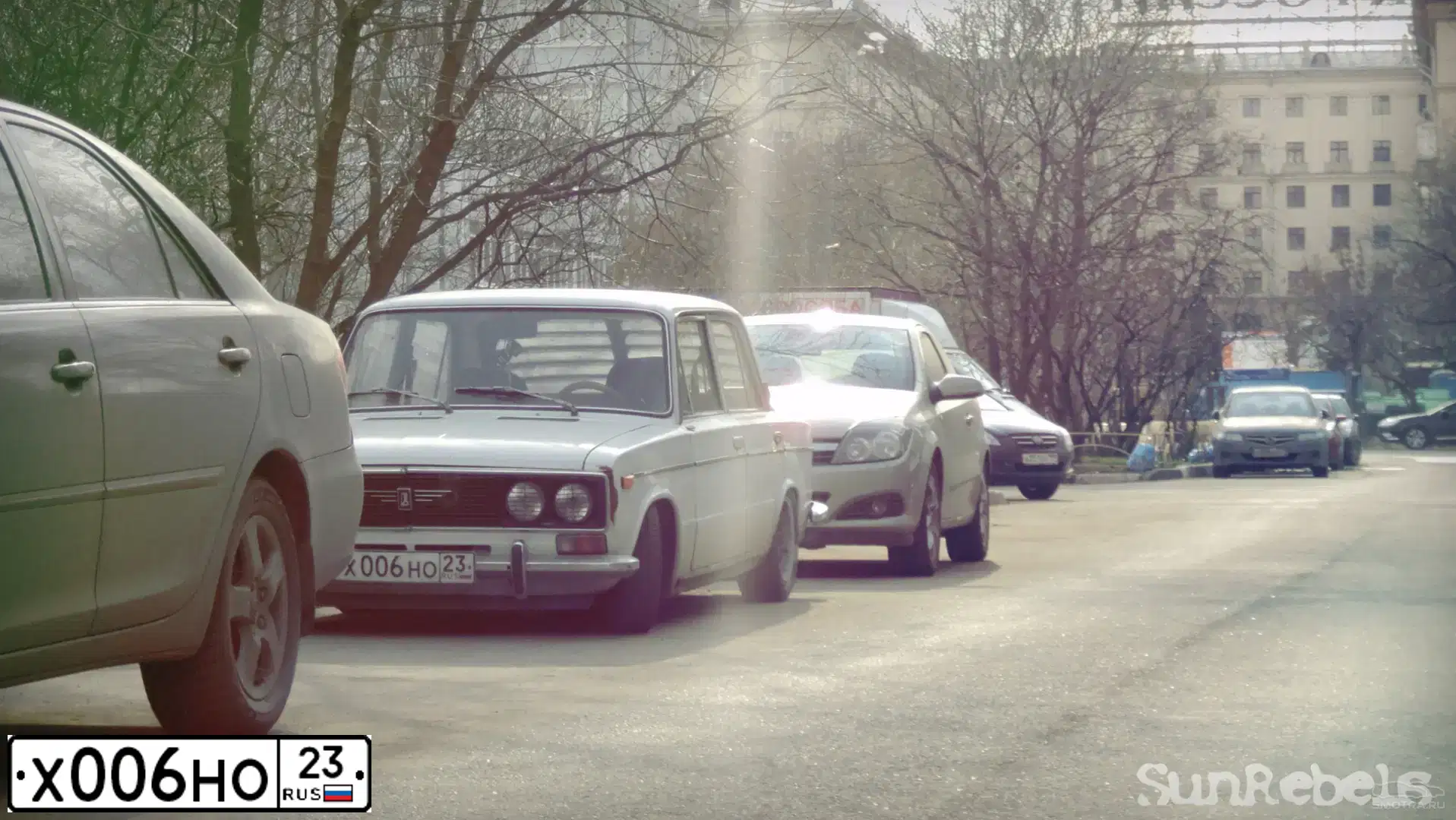 Фото автомобиля LADA 2106, 1998 — госномер Х006НО23. Цвет: БЕЛЫЙ
