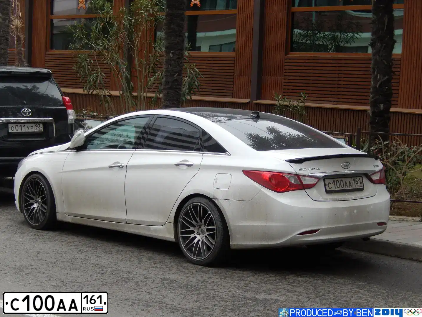 Фото автомобиля HYUNDAI SONATA, 2011 — госномер С100АА161. Цвет: Белый