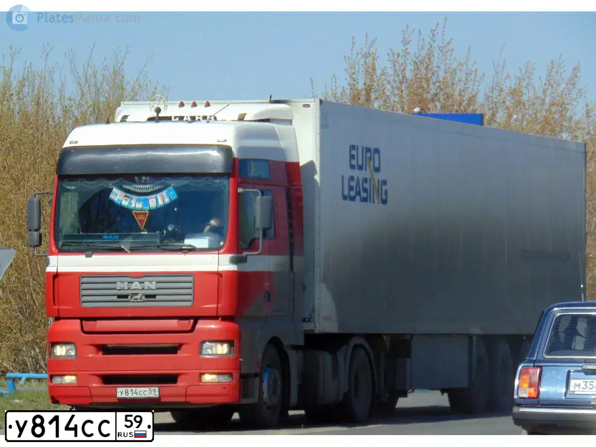 Фото автомобиля MAN TGA 18.XXX /4X2/, 2003 — госномер У814СС59. Цвет: КРАСНЫЙ