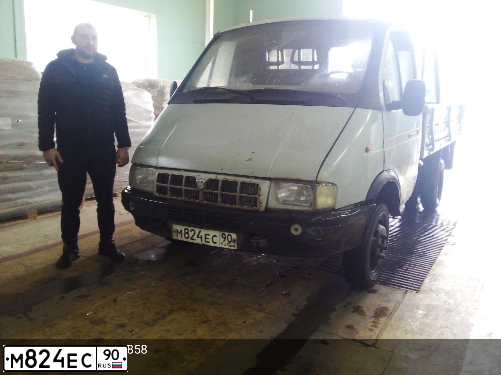 Фото автомобиля GAZ 3302 EL, 2000 — госномер М824ЕС90. Цвет: СВЕТЛО СЕРЫЙ
