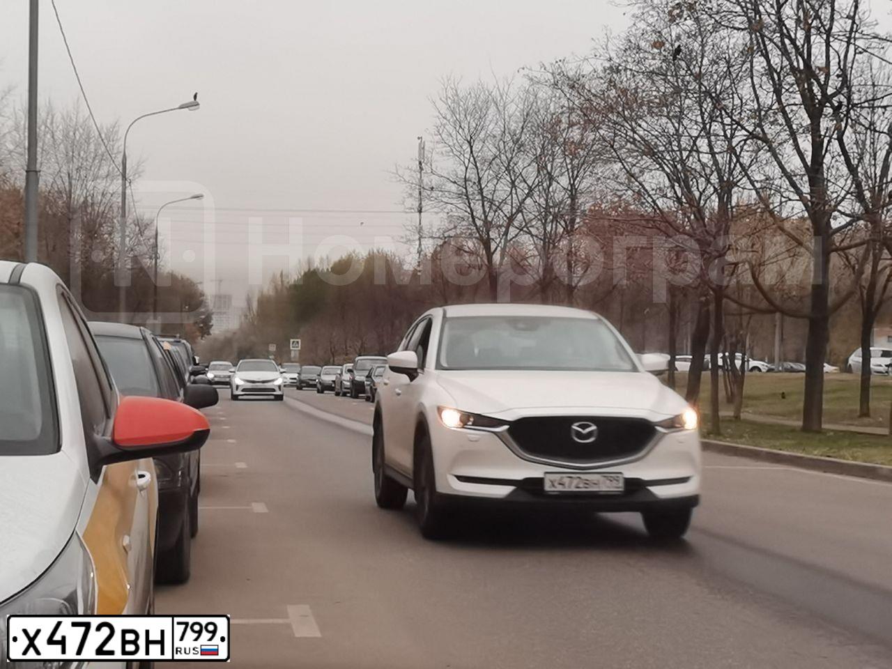 Фото автомобиля MAZDA CX-5, 2018 — госномер Х472ВН799. Цвет: БЕЛЫЙ ПЕРЛАМУТР