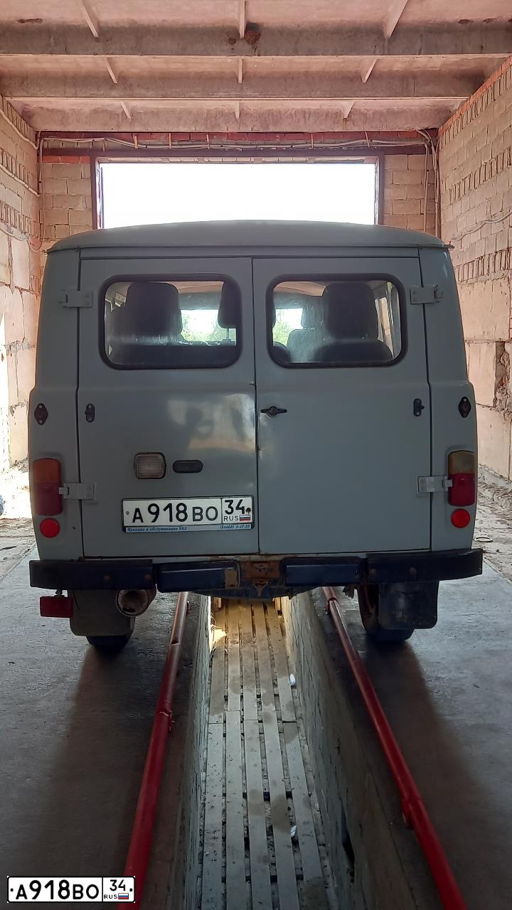 Фото автомобиля UAZ 3741, 2009 — госномер А918ВО34. Цвет: БЕЛАЯ НОЧЬ