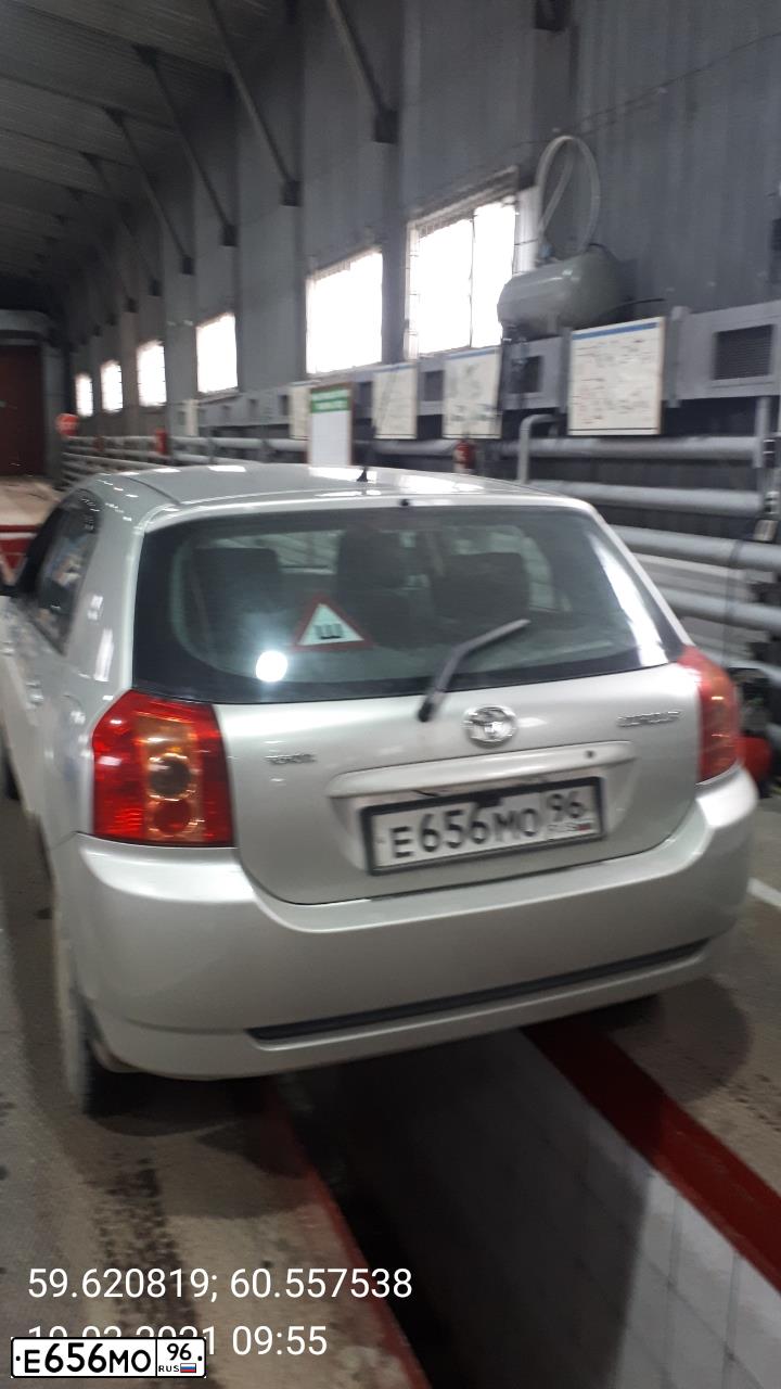 Фото автомобиля TOYOTA COROLLA, 2006 — госномер Е656МО96. Цвет: СЕРЕБРИСТЫЙ