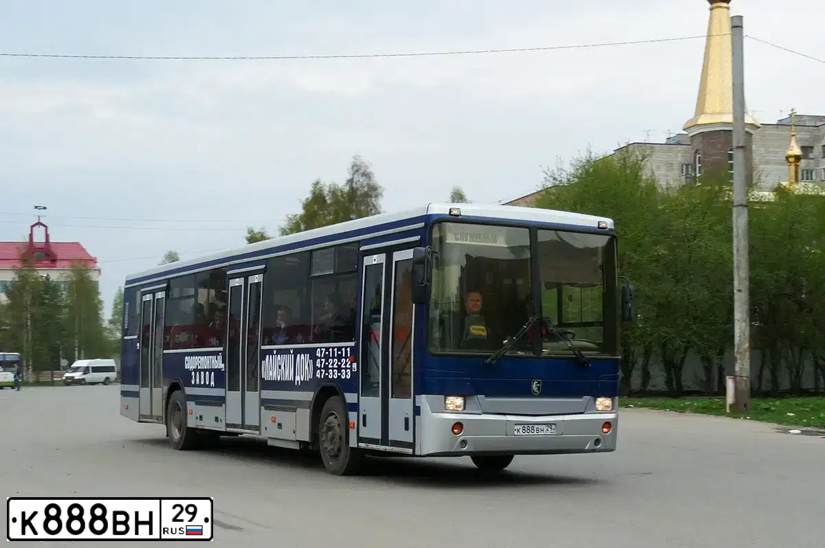 Фото автомобиля NEFAZ 5299 /KAMAZ 5297 4X2/, 2005 — госномер К888ВН29. Цвет: СИНИЙ