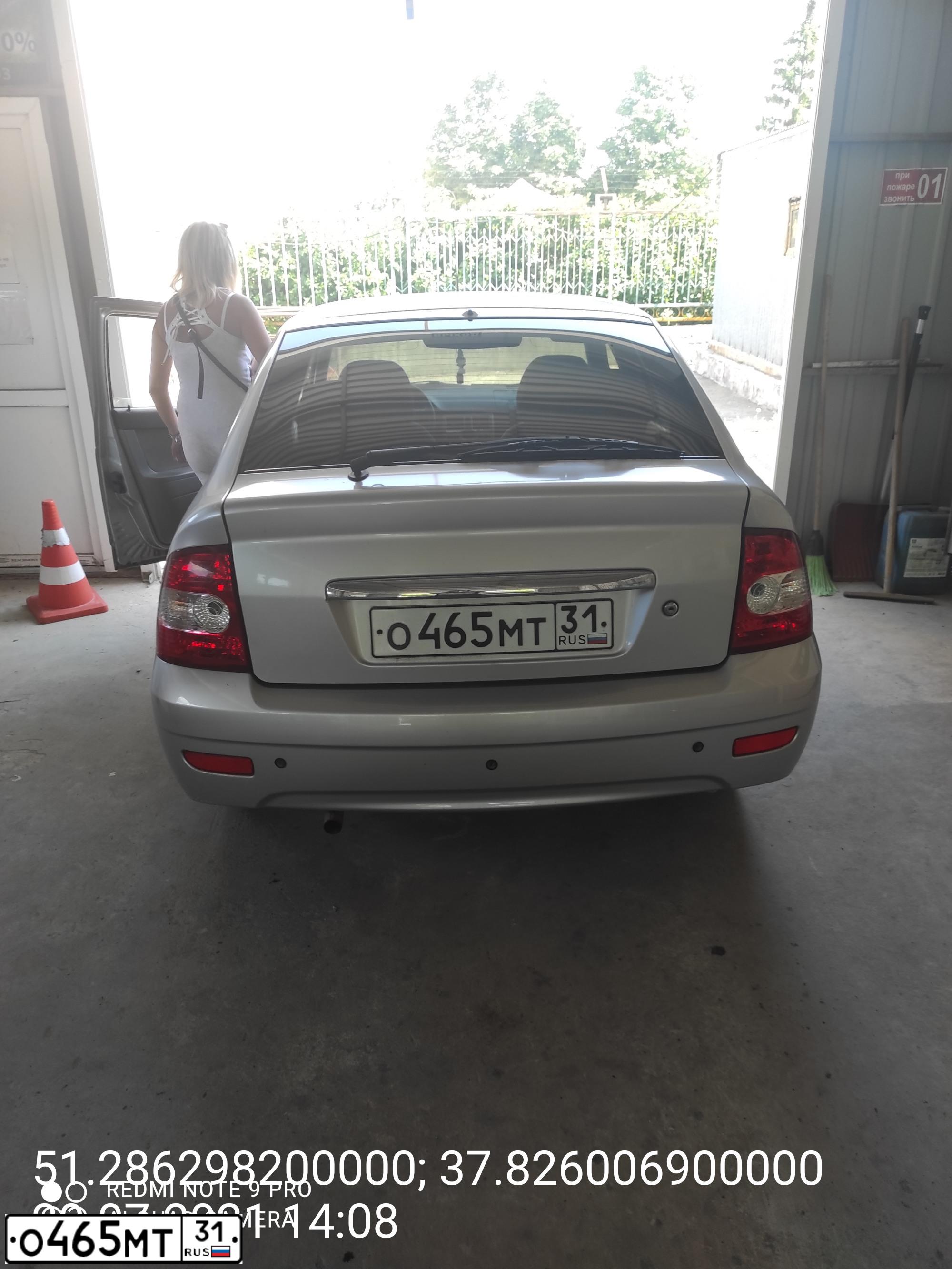Фото автомобиля LADA 2172 PRIORA, 2010 — госномер О465МТ31. Цвет: СВЕТЛО-СЕРЕБРИСТЫЙ