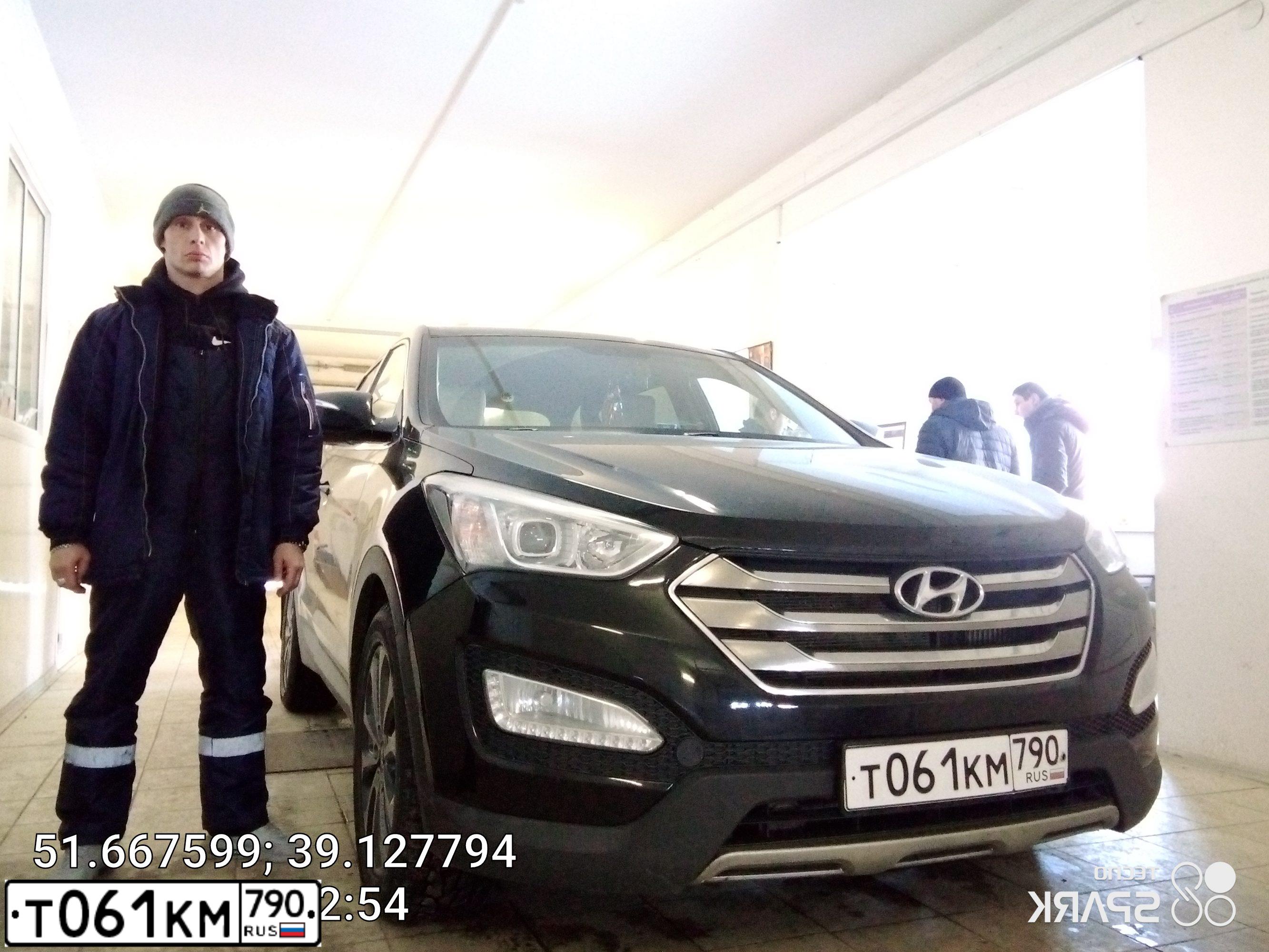 Фото автомобиля HYUNDAI SANTA FE, 2012 — госномер Р808ВА181. Цвет: ЧЕРНЫЙ