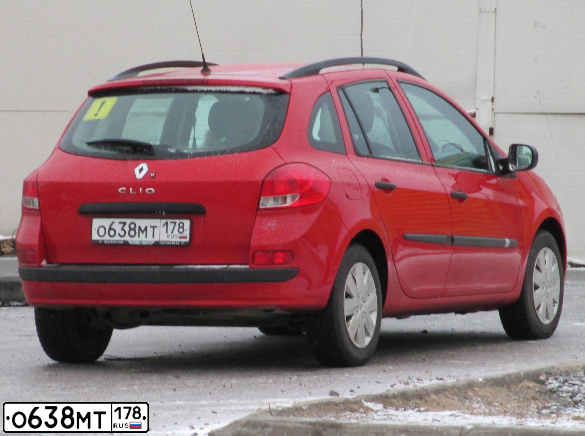 Фото автомобиля RENAULT CLIO, 2009 — госномер О638МТ178. Цвет: КРАСНЫЙ