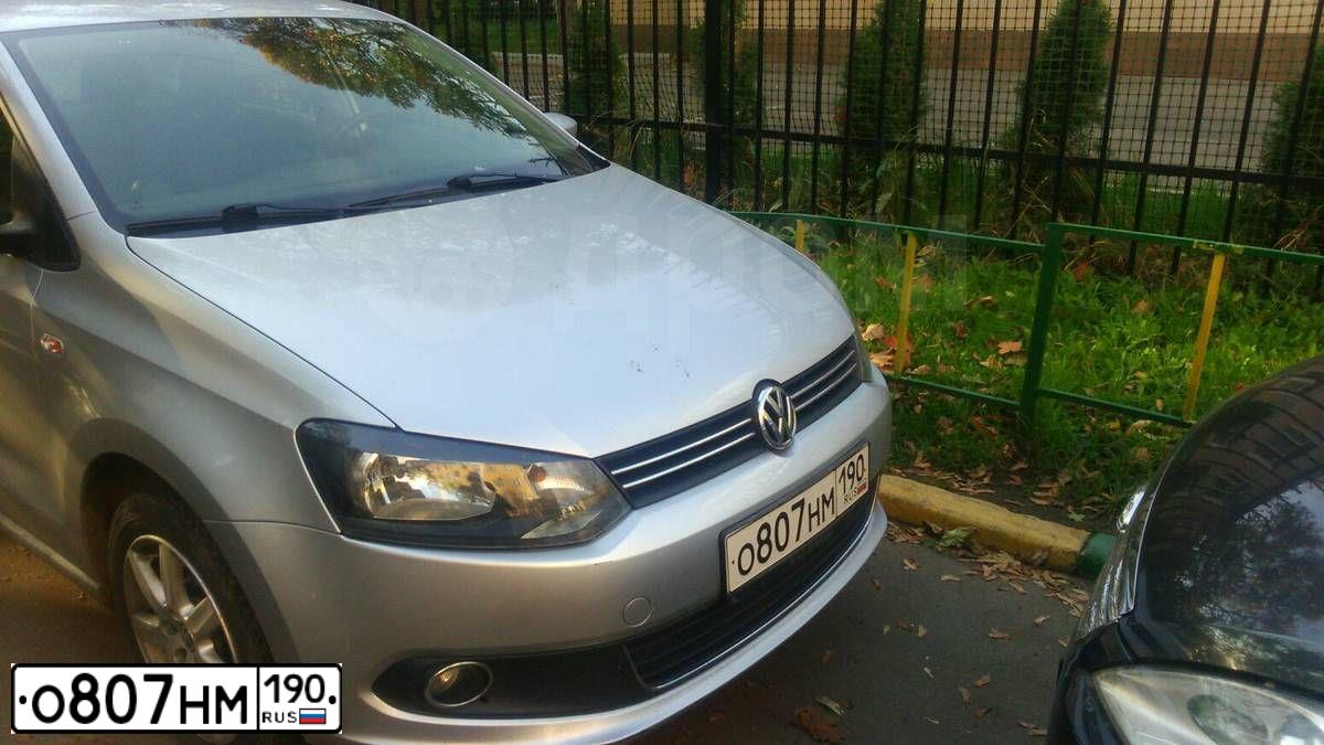 Фото автомобиля VOLKSWAGEN POLO, 2011 — госномер В435СВ82. Цвет: СЕРЫЙ