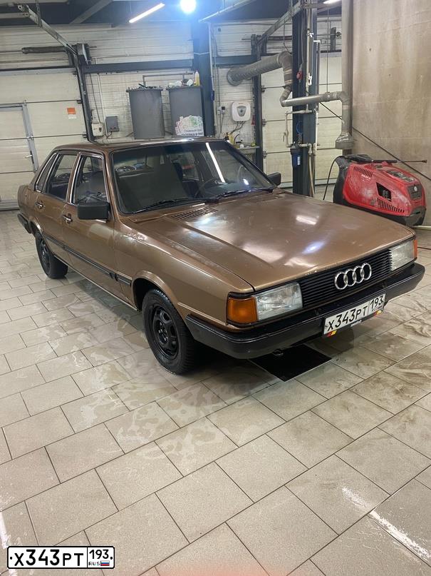 Фото автомобиля AUDI 80, 1983 — госномер М514ТТ01