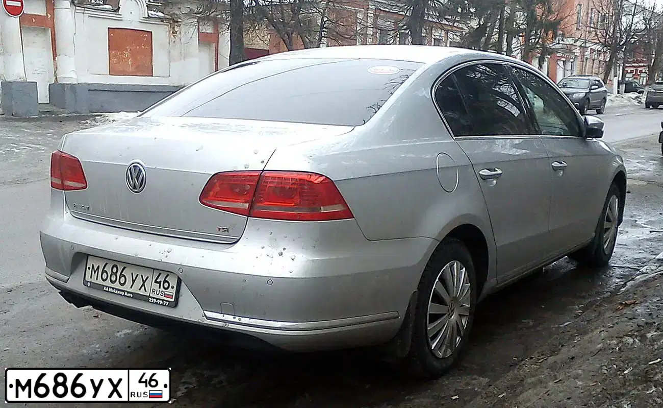 Фото автомобиля VOLKSWAGEN PASSAT, 2012 — госномер М686УХ46. Цвет: Серебристый