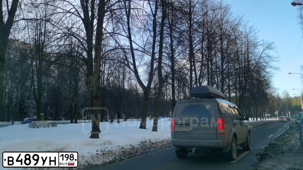 Фото автомобиля LANDROVER DISCOVERY, 2008 — госномер В666ВР777. Цвет: ЧЕРНЫЙ
