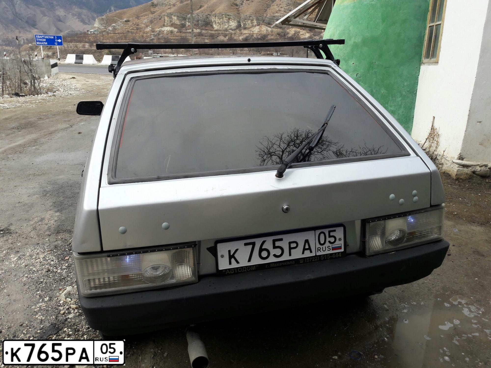 Фото автомобиля LADA 2109 SAMARA, 2003 — госномер К765РА05. Цвет: СВЕТЛО-СЕРЕБРИСТЫЙ МЕТАЛЛ